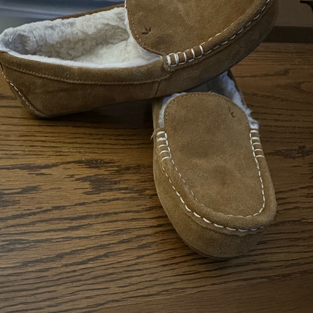 Koolaburra Tan Suede Moccasin Slippers
